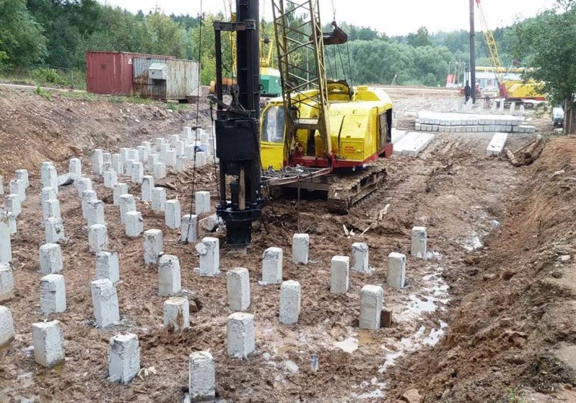 Забивные железобетонные сваи - достоинства, недостатки и особенности монтажа