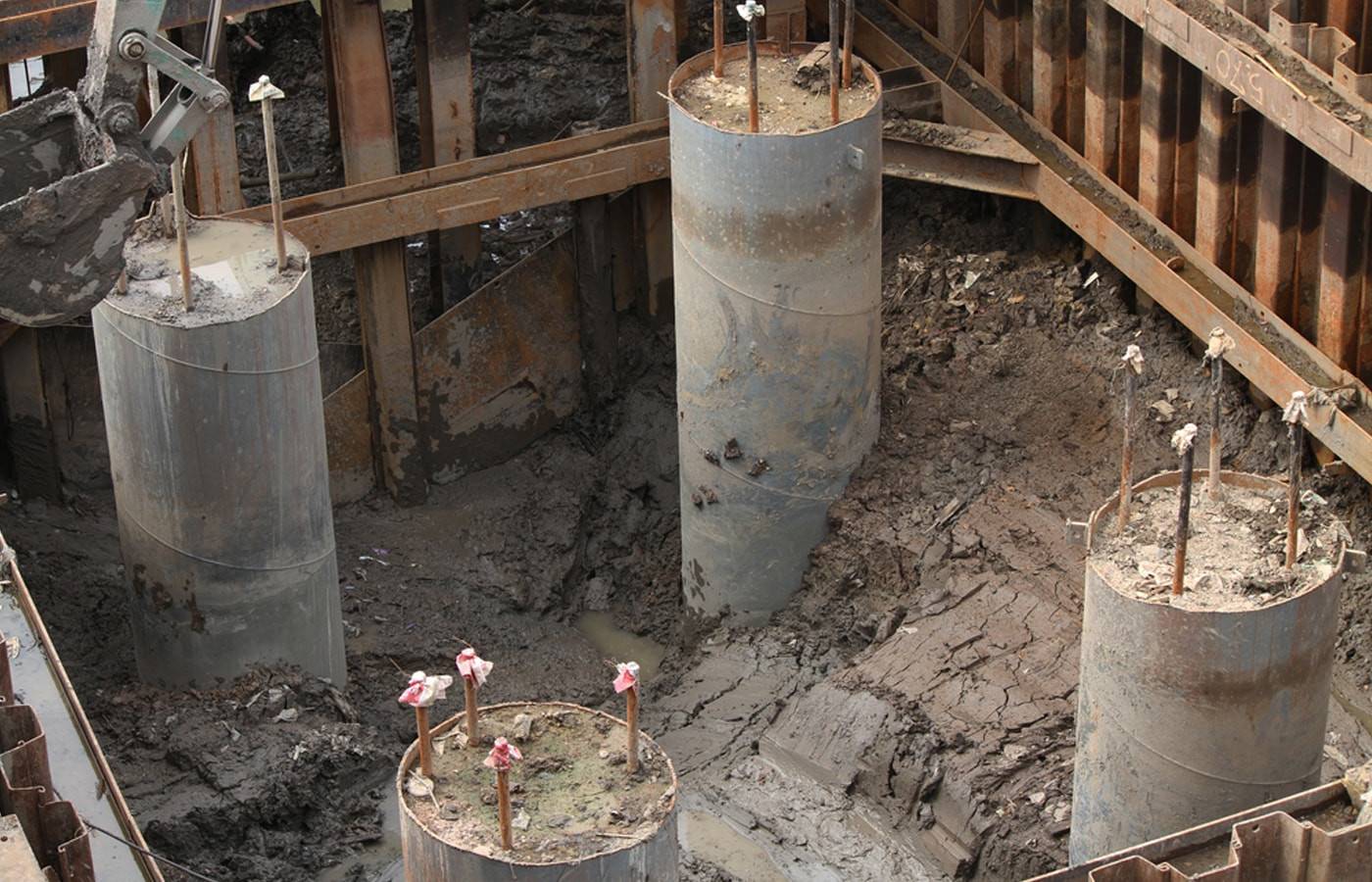 Буронабивные сваи: технология устройства фундамента с ростверком своими руками