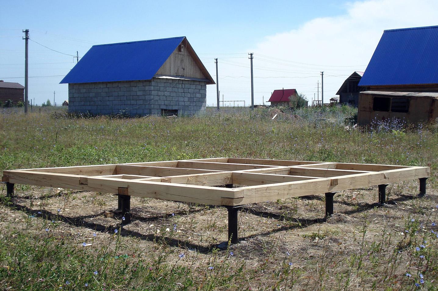 Как построить дом на cвайно-винтовой фундаменте: плюсы и минусы- пошаговая установка под дом своими руками +видео
