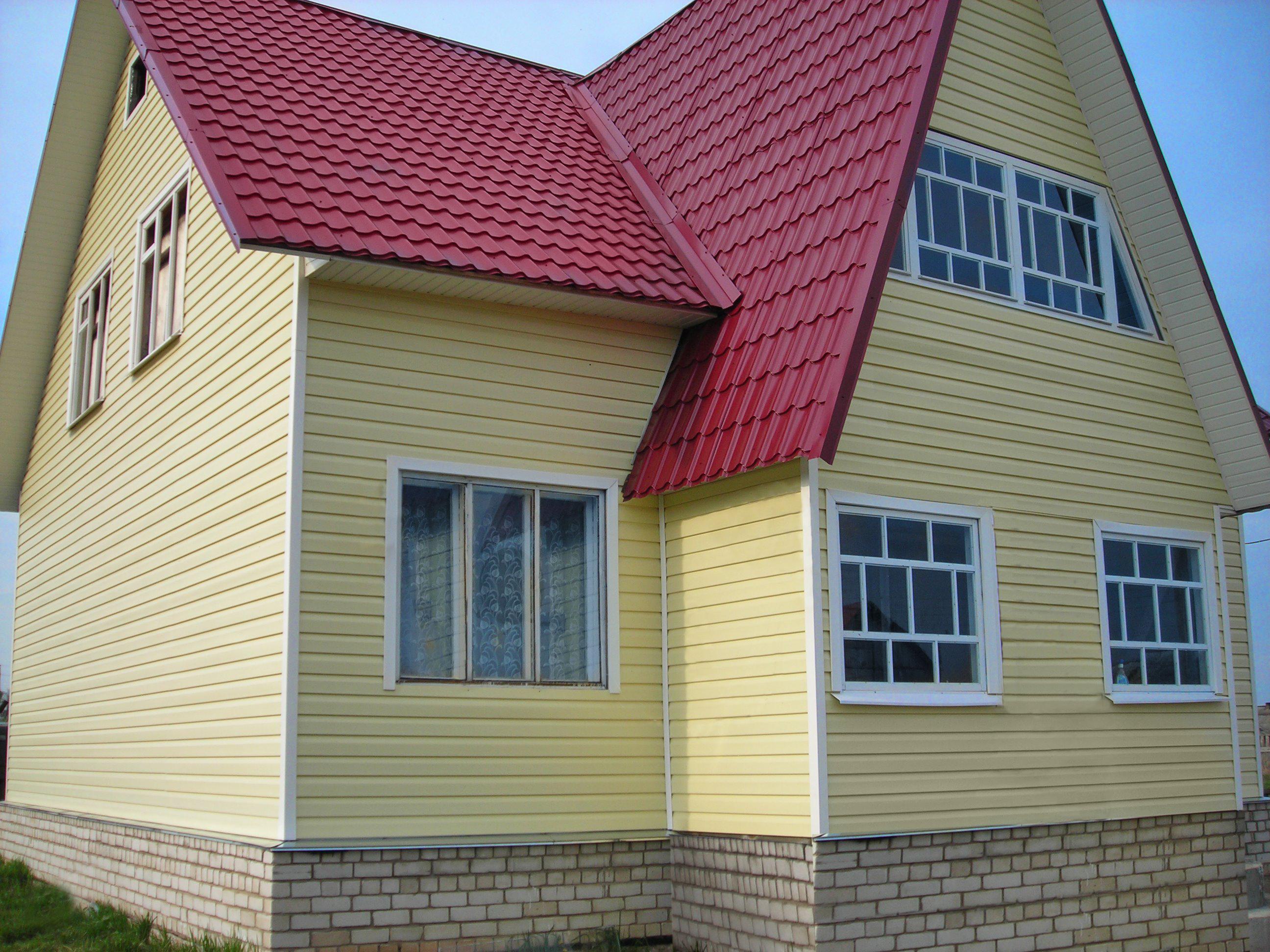 фото домов обшитых сайдингом двух цветов