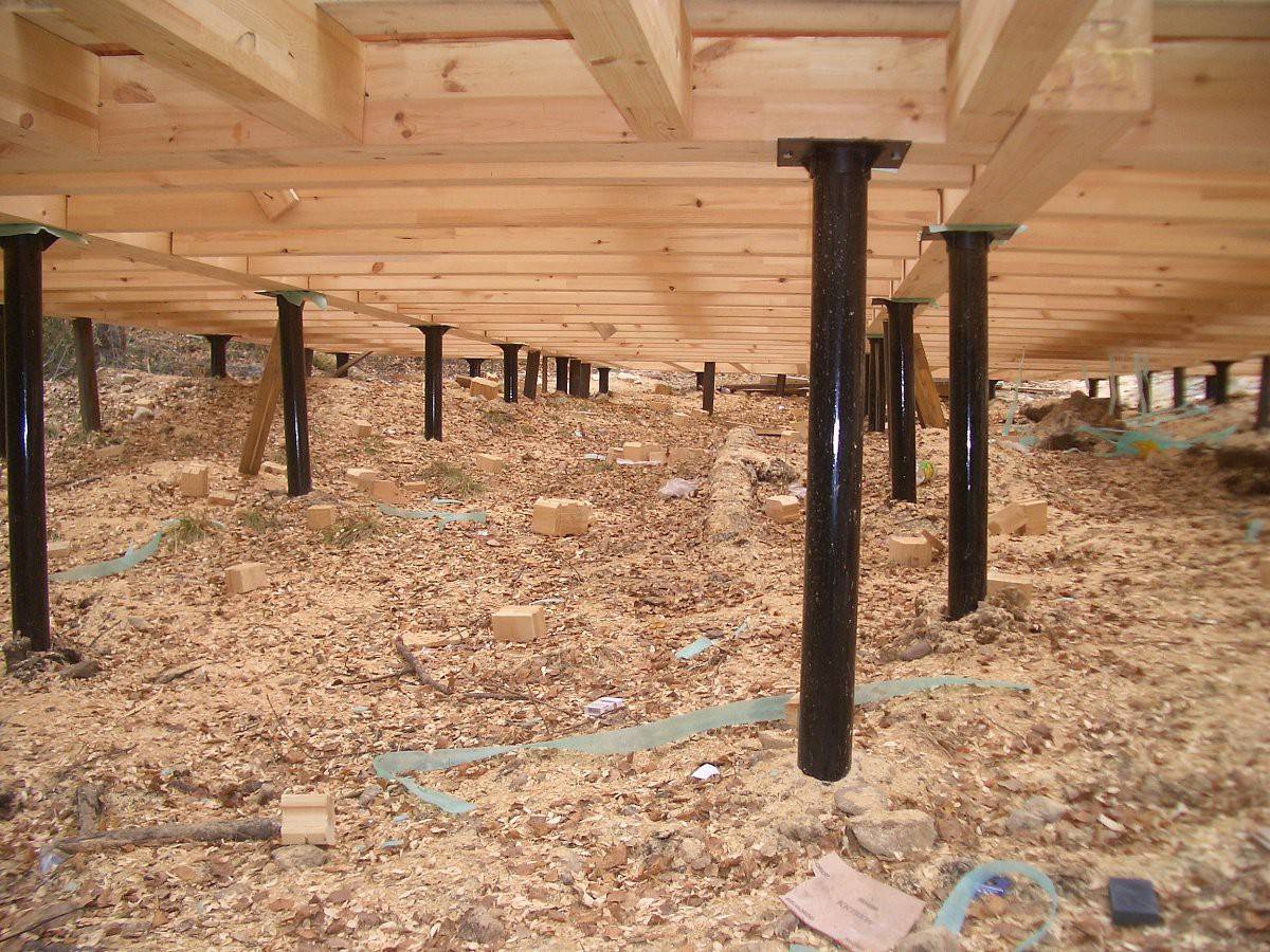 Сваи из дерева — устройство под дом своими руками