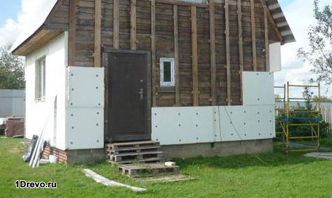 Утепление дома из бруса снаружи своими руками