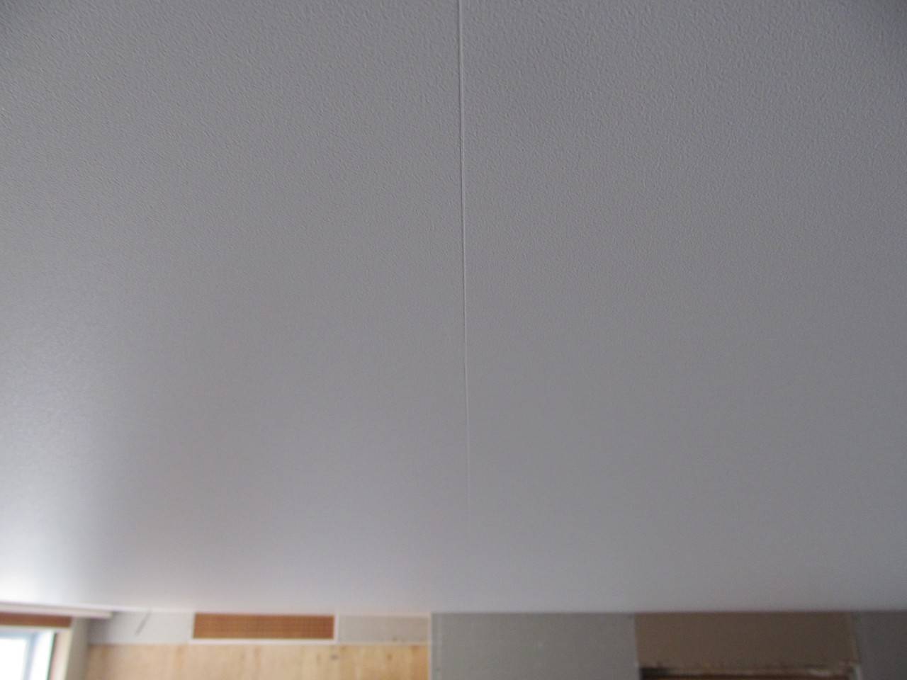 Натяжной потолок со швом — фото и видео про шовную поверхность