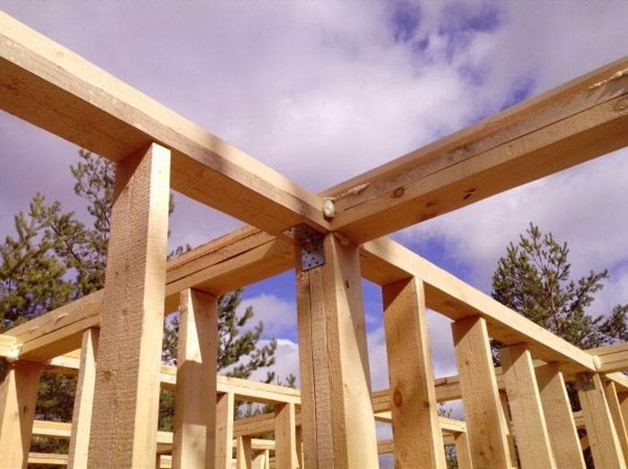 Как построить деревянный дом своими руками и выбор материала