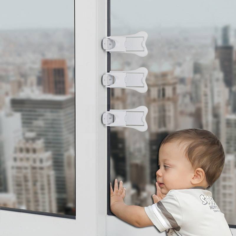 Защита от детей на пластиковые окна: установка блокиратора, безопасные окна
