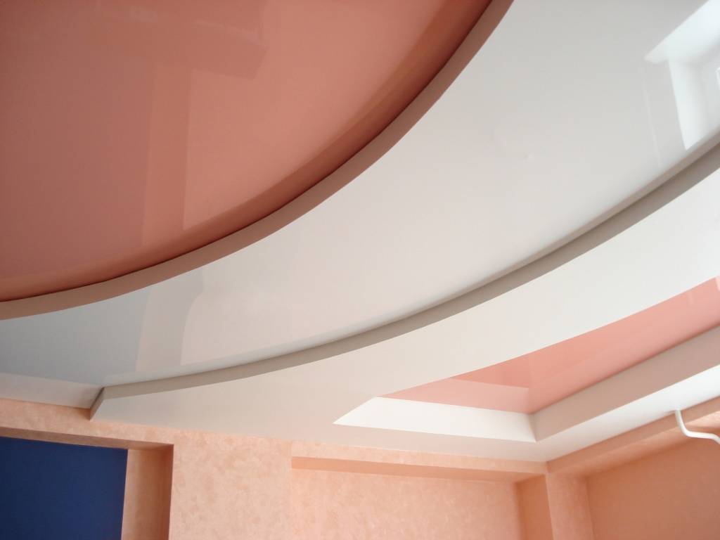 Натяжные потолки в зал: тканевые, из пвх - пленки - криволинейные конструкции +фото  и видео