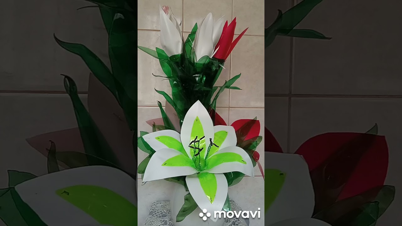 Лилии из пластиковых бутылок своими руками
