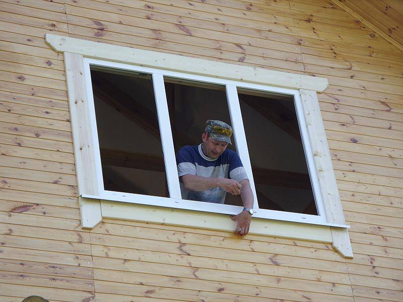 Способы крепления наличников на межкомнатные двери
