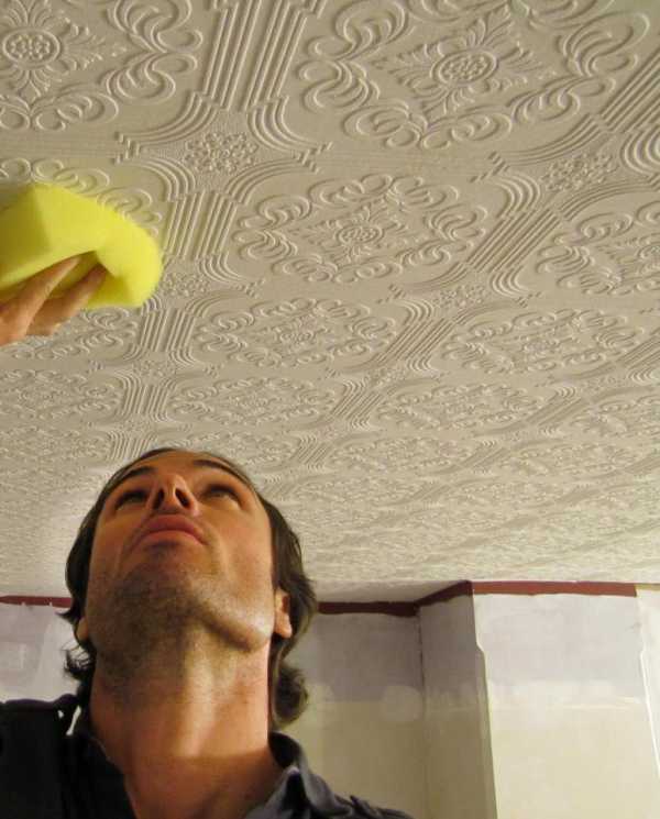 14 способов отмыть, почистить натяжной потолок