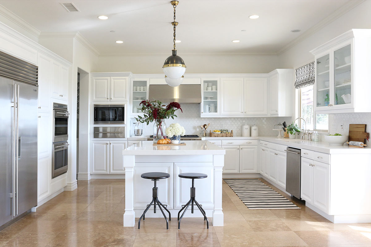 Белая мебель на кухне - 88 фото примеров лучших идей по дизайну