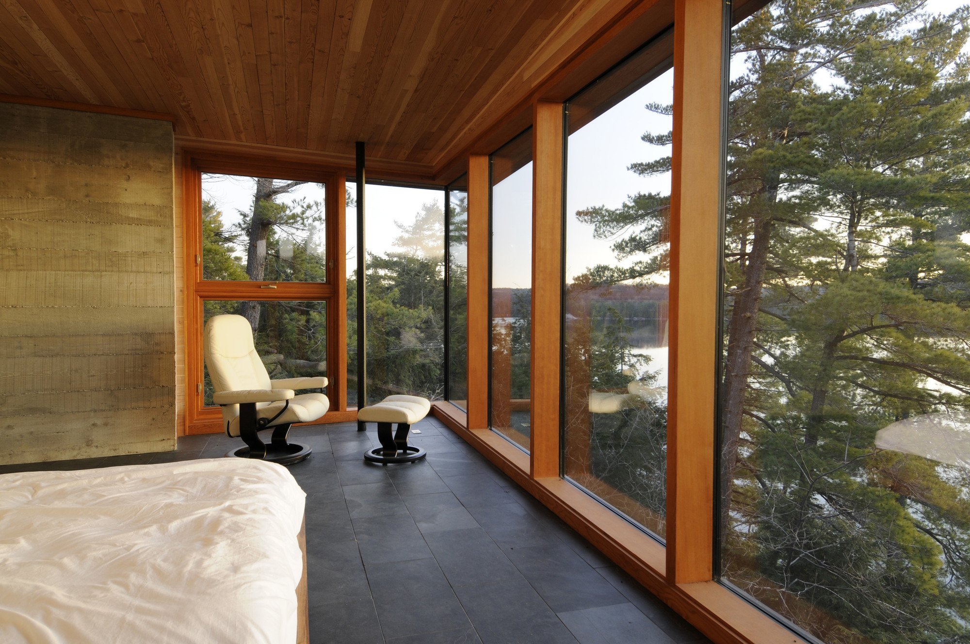 Деревянные окна в пол: панорамные окна в деревянных домах