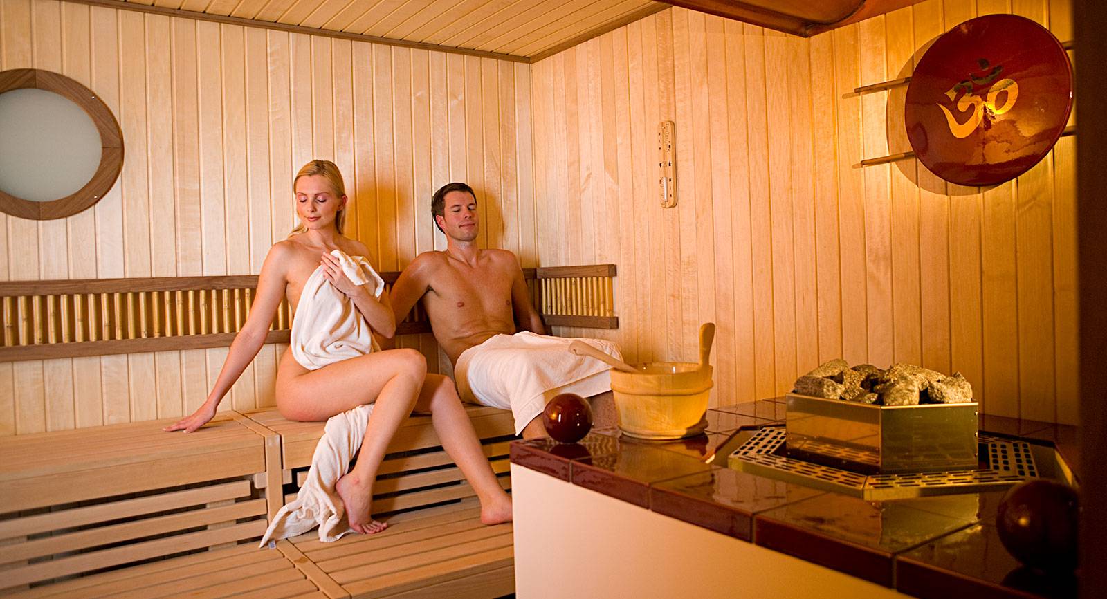 мужчины и женщины в бане фото