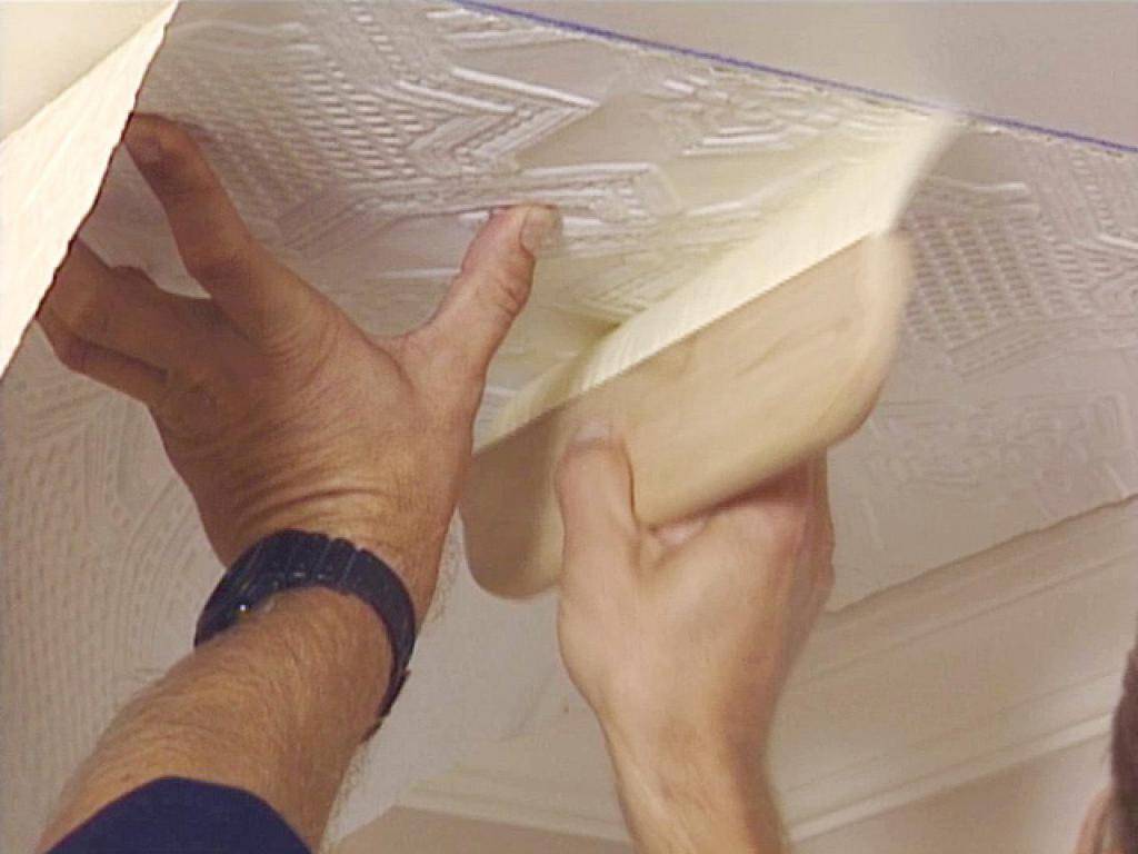 Как приклеить потолочную плитку на побелку, чтобы она не отвалилась?