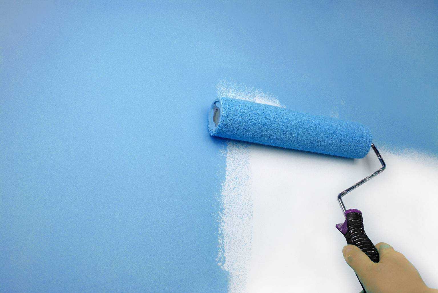 Покраска потолка краскопультом водоэмульсионной краской: как красить и видео