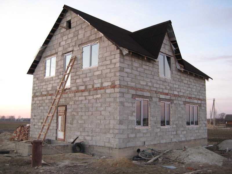 Как построить своими руками дом из газобетона
