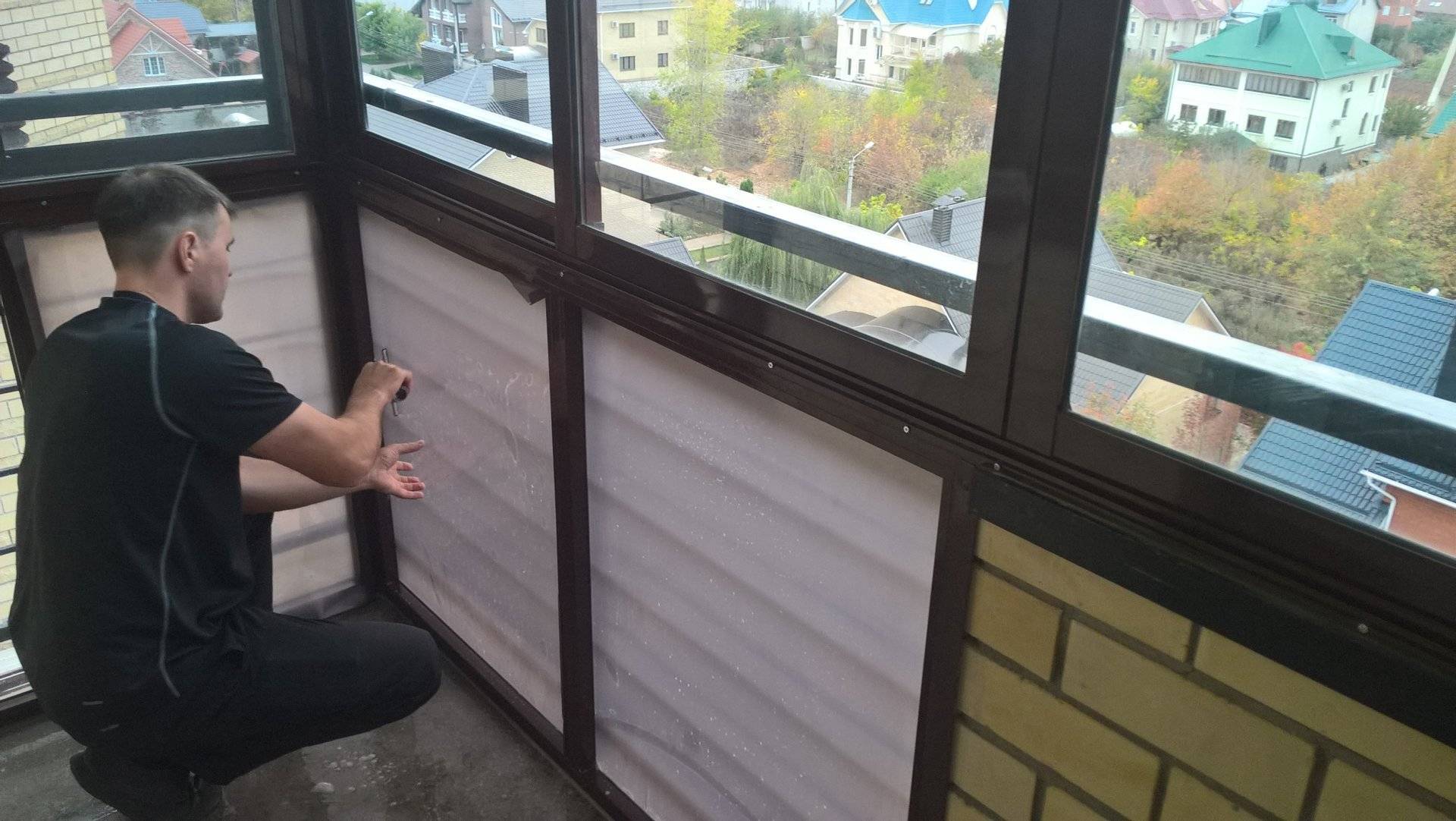 Тонирование окон на балконе: как затонировать балкон своими руками