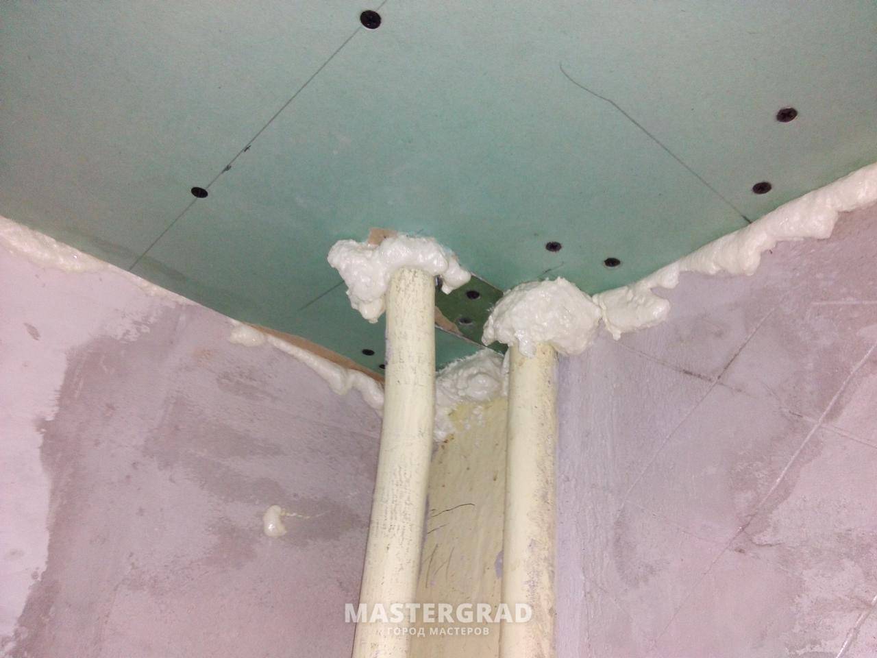 Чем заделать дыру в потолке: советы мастеров