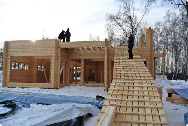 Можно ли строить дом зимой? особенности зимнего строительства коттеджей на сайте недвио