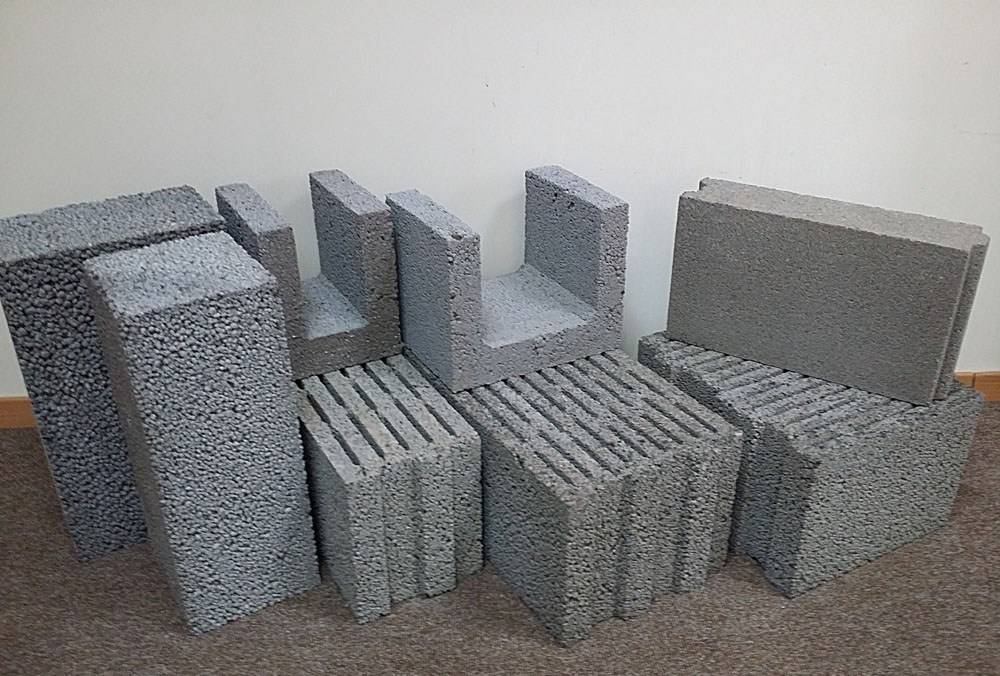 Какие керамзитобетонные блоки использовать для несущих стен: несущая способность блоков