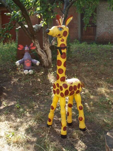 Жираф из пластиковых бутылок для сада своими руками: пошаговая инструкция для начинающих +фото и видео