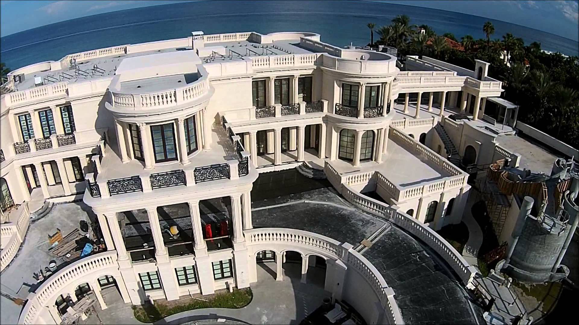 Есть на земле огромный дом. Вилл le Palais в Лос-Анджелесе. Версаль Флорида особняк. Особняк le Palais Royal. Bel Air особняк.