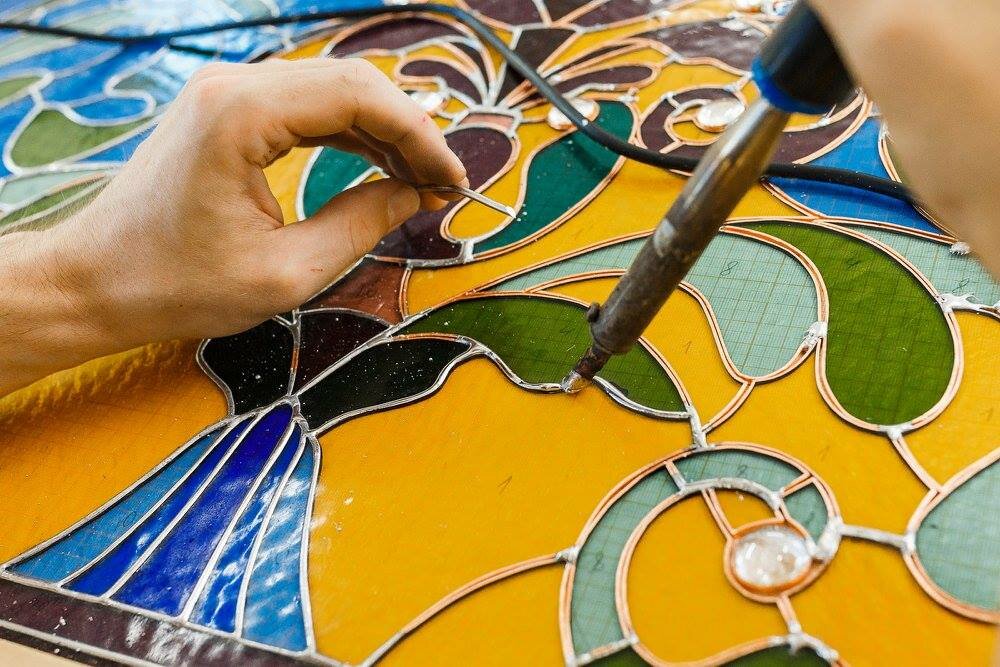 Изготовление витражной краски для стекла своими руками