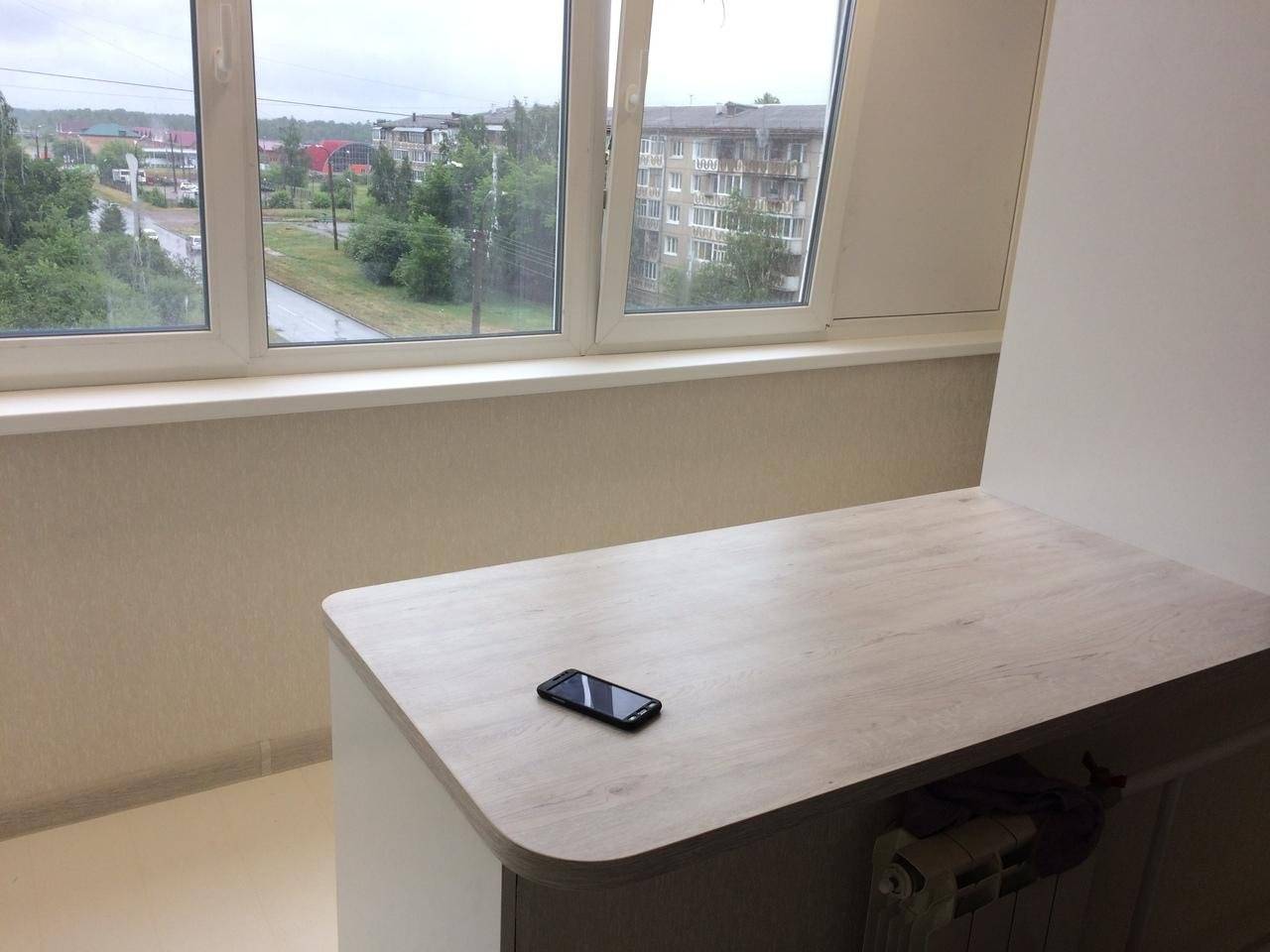 Столешница вместо подоконника на балконе: варианты дизайна - smallinterior
столешница вместо подоконника на балконе: варианты дизайна - smallinterior