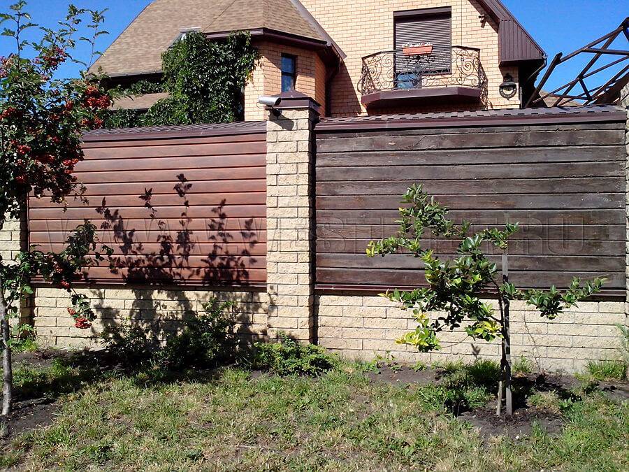 Забор из сайдинга под бревно или дерево, монтаж из виниловых панелей своими руками