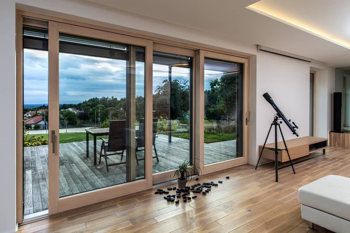 Панорамные окна в квартире: плюсы и минусы