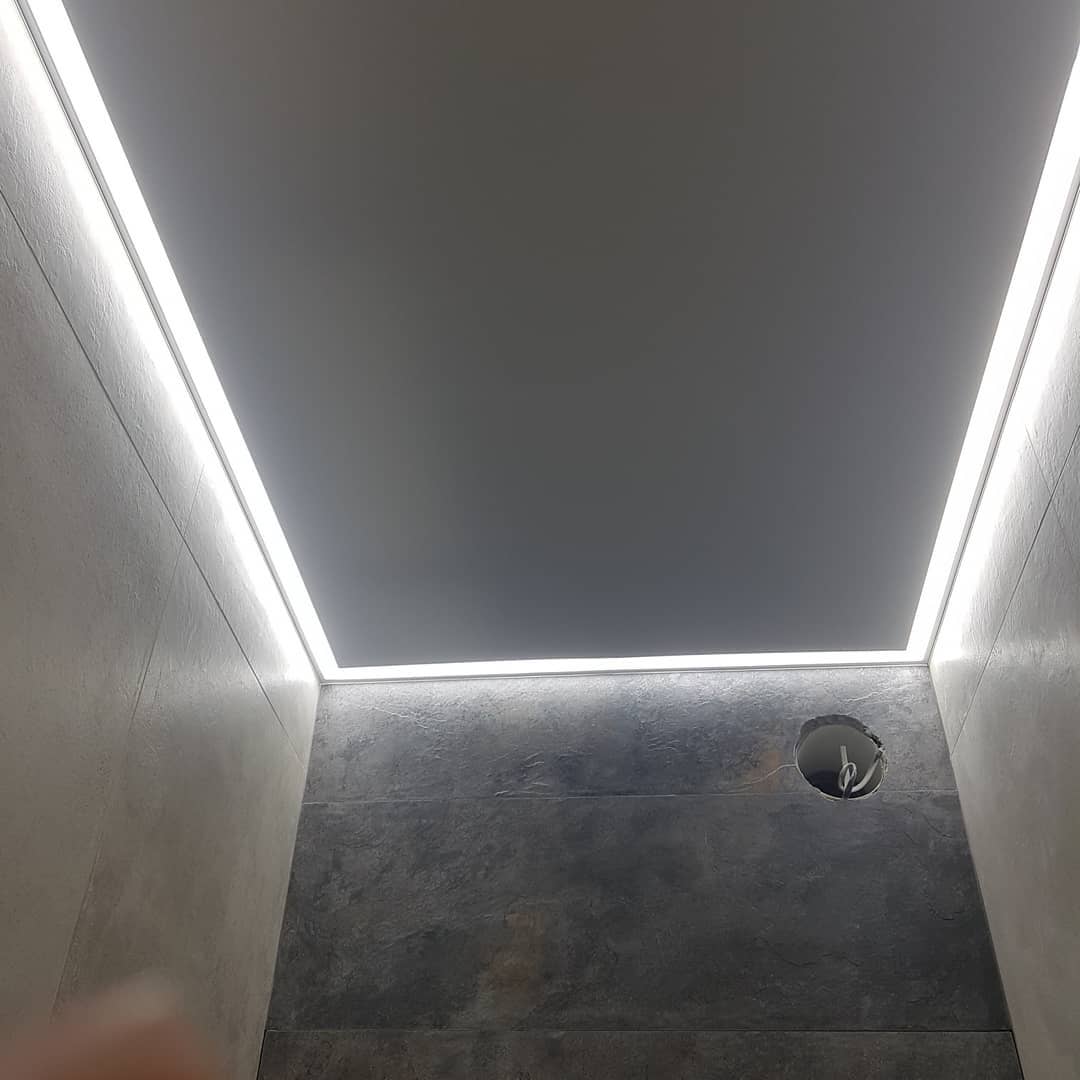 Как делают парящие световые линии на натяжном потолке
