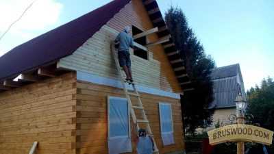 Как покрасить фронтон дома без лесов. какой краской лучше покрасить фронтоны дачи? правильная покраска дома