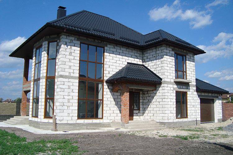 Как сделать дом из пенобетона своими руками: плюсы и минусы- технологии +видео