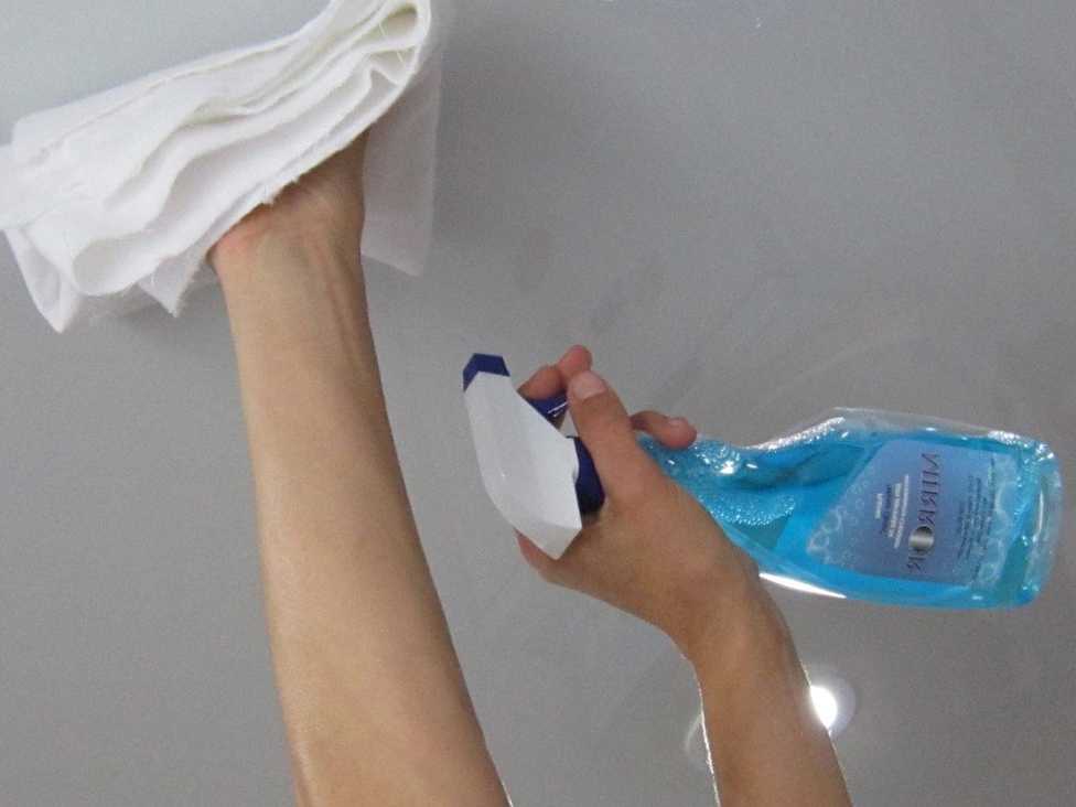 Чем мыть потолочную плитку - какие есть способы