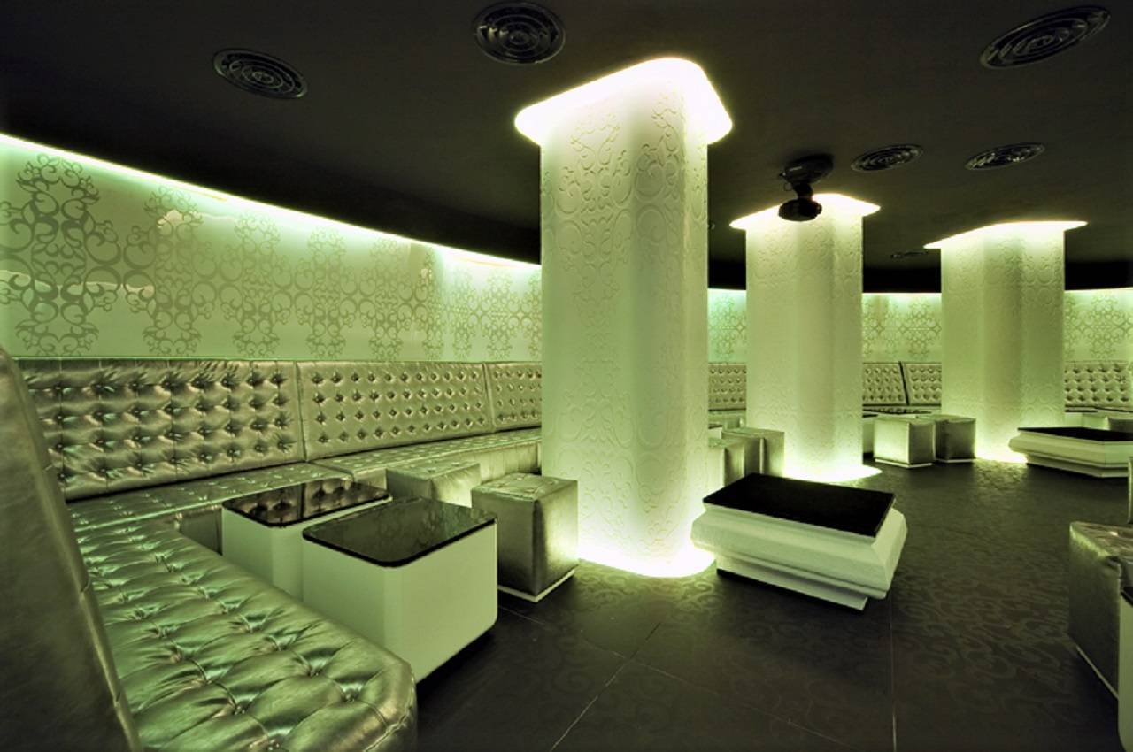 Колонны в интерьере - 88 фото примеров