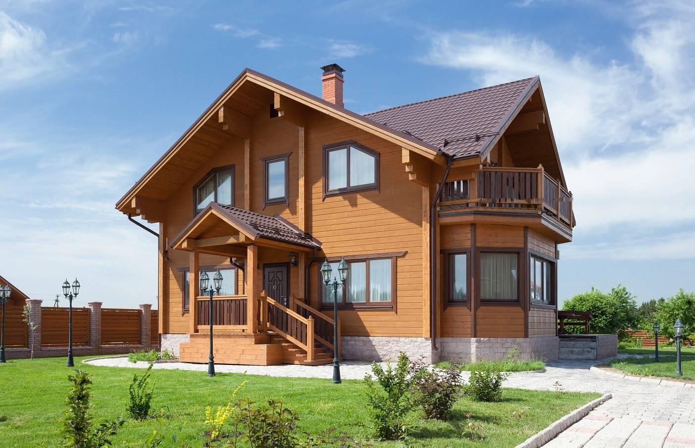 Какой дом дороже строить: кирпичный или бревенчатый