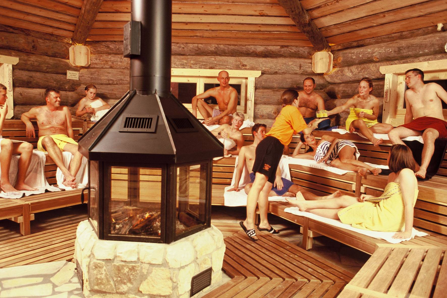 Germany sauna. Немецкая баня. Совместная баня. Немецкие общественные бани. Общая сауна.