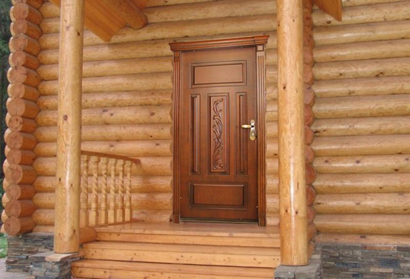 Из каких этапов состоит установка металлической двери в деревянном доме, способы ее выбора, варианты монтажа