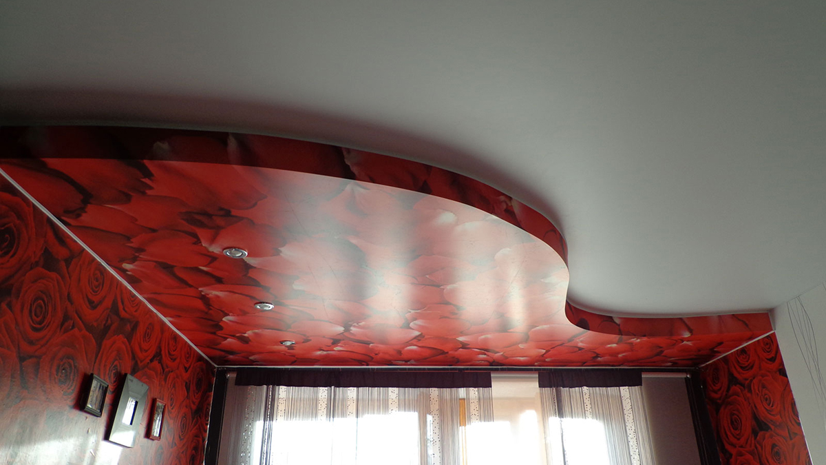 Натяжные потолки в зал: тканевые, из пвх-пленки- криволинейные конструкции +фото  и видео