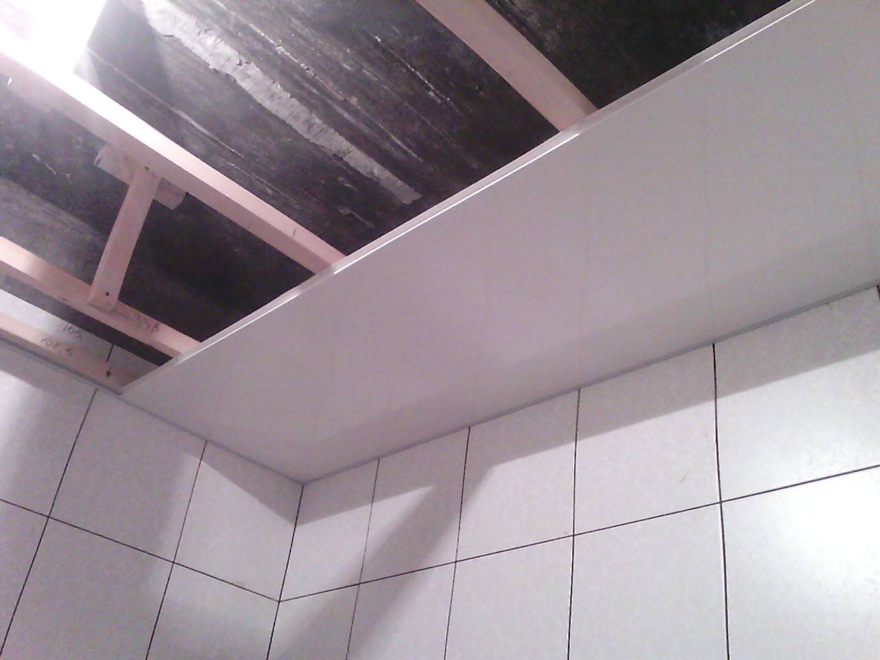 Потолок в ванной из пластиковых панелей - как сделать своими руками
потолок в ванной из пластиковых панелей - как сделать своими руками