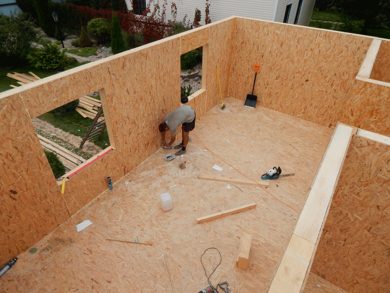 Построить легко и быстро. Дешевый материал для постройки дома. Каркасно щитовой дом. Самый дешевый материал для строительства. Сборно-щитовые стены это.