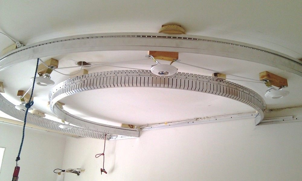 Как делают многоуровневые натяжные потолки с подсветкой