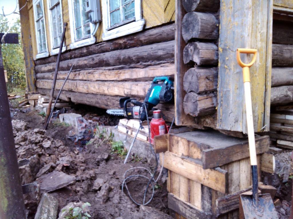 Замена фундамента под деревянным домом на ленточный